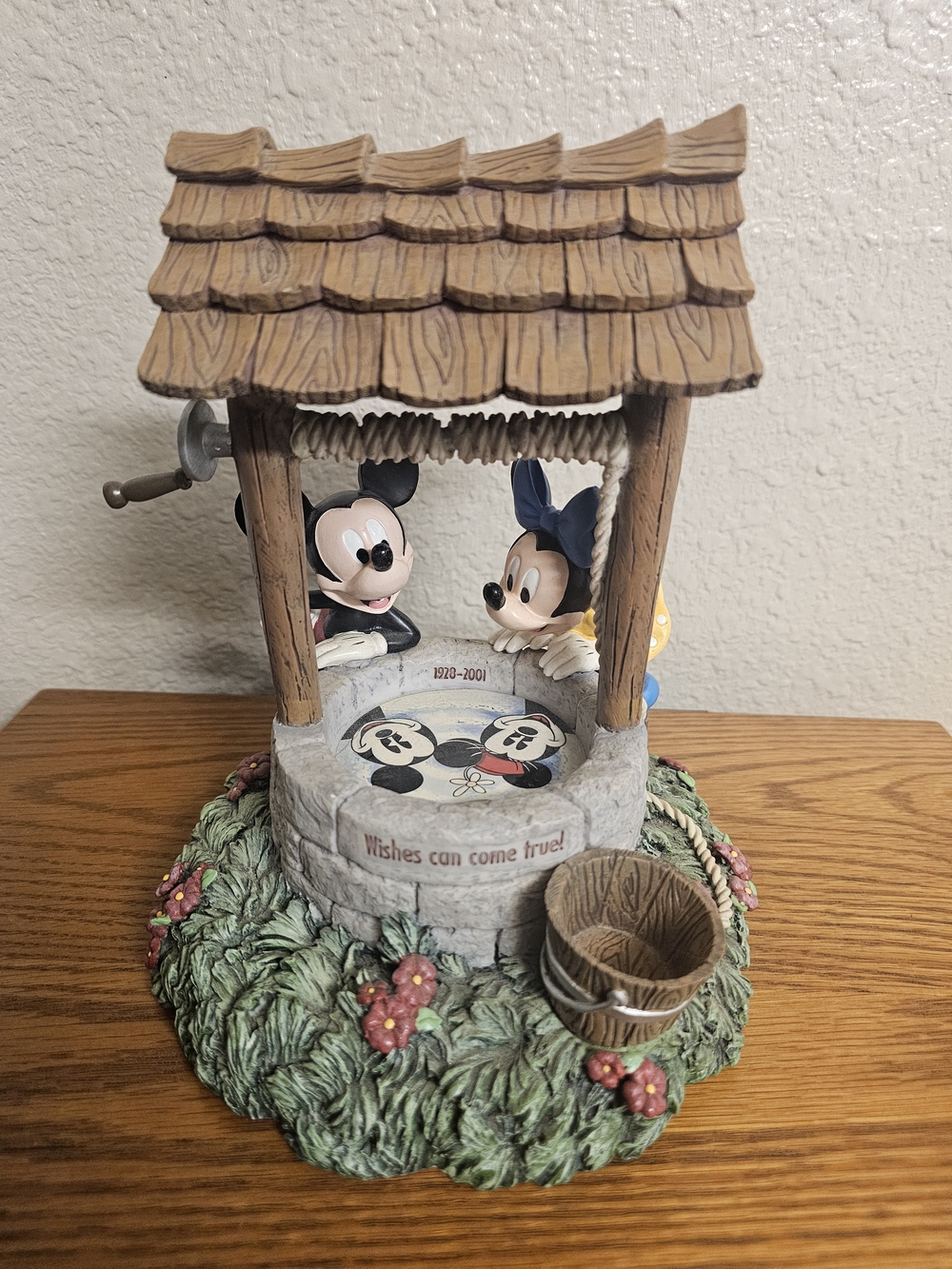 Hallmark Disney Mickey & Minnie "Wishes Can Come True!" Wishing Well Coin Bank